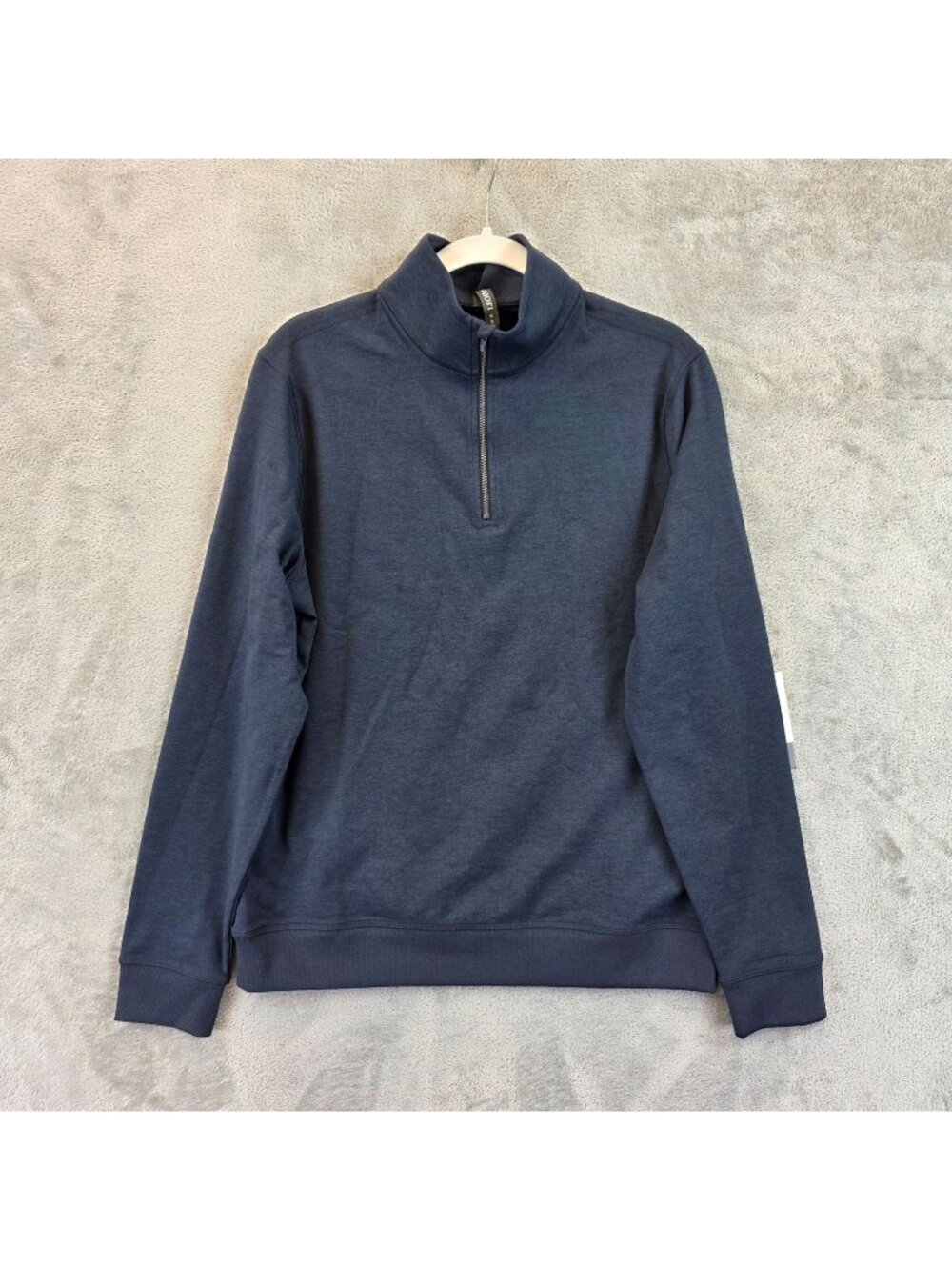 Vuori Sweatshirt Mens M Blue Coronado 1/2 Zip Mock Neck Pullover Athletic
